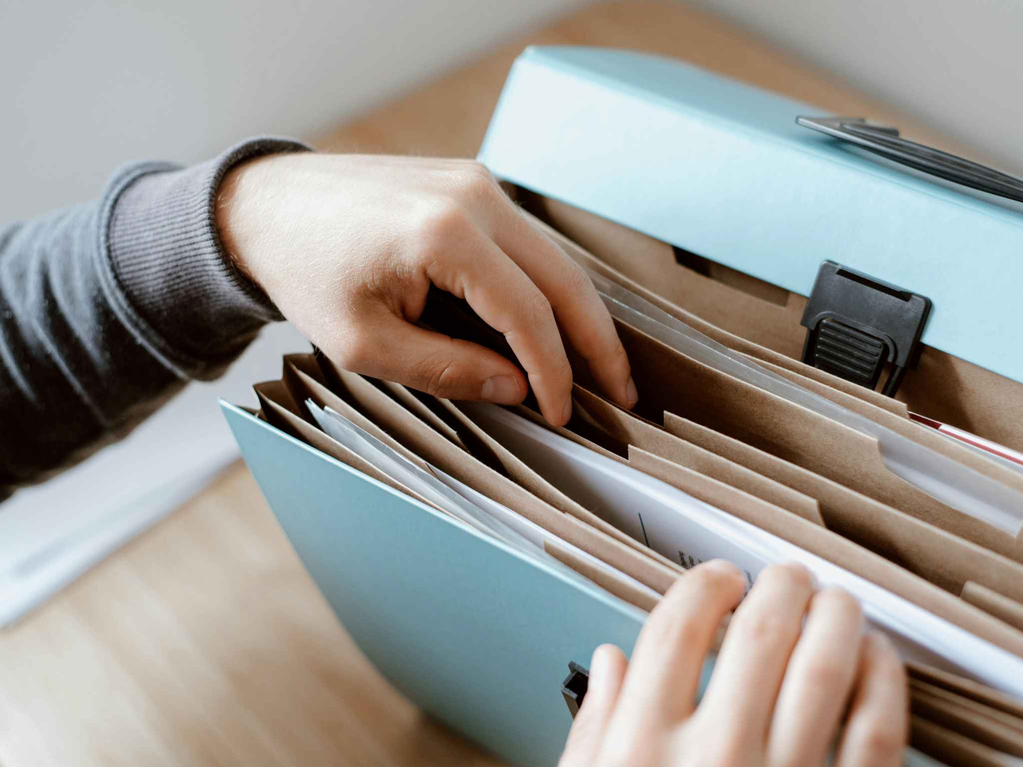 Réglementation de sécurisation temporaire de site : obligations légales et solutions efficaces pour protéger vos chantiers